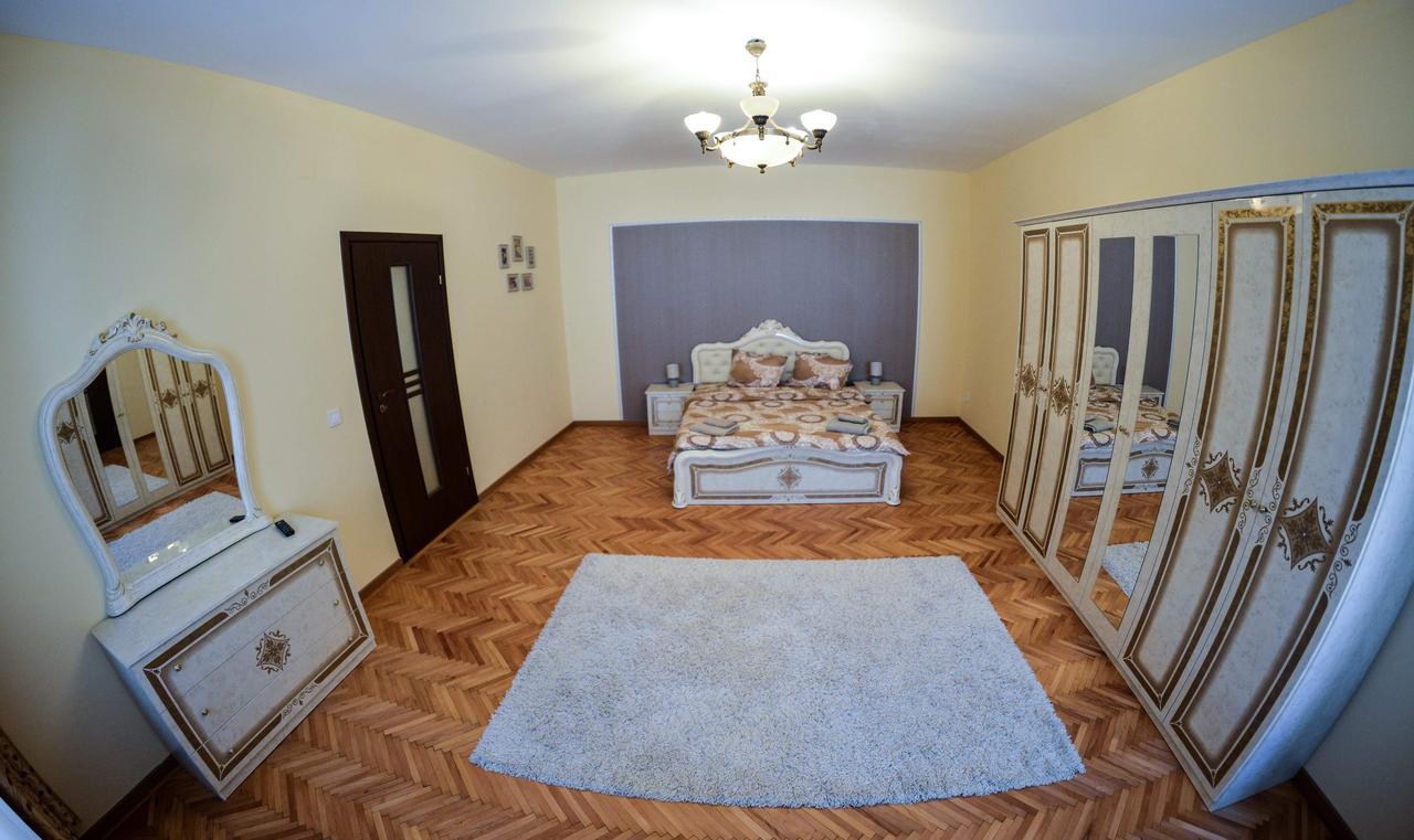 Apartment Luca Poarta Schei Brasov Exterior photo
